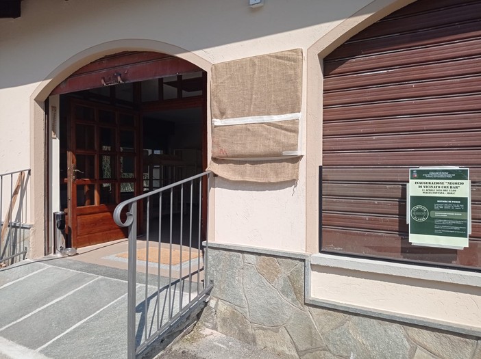 Dopo la ristrutturazione riapre il negozio di vicinato a Rorà con un nuovo gestore Dopo la ristrutturazione riapre il negozio di vicinato a Rorà con un nuovo gestore