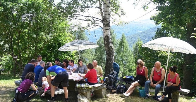 A Rorà si cammina e si mangia tra le borgate sulle cave di pietra