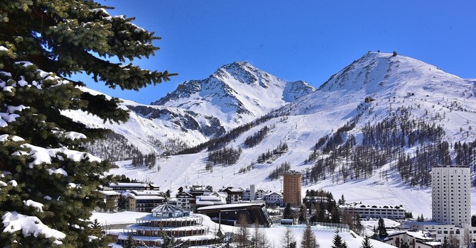 Dalla Via Lattea a Crans-Montana, passando per i grandi eventi: a Sestriere confronto sui programmi Dalla Via Lattea a Crans-Montana, passando per i grandi eventi: a Sestriere confronto sui programmi
