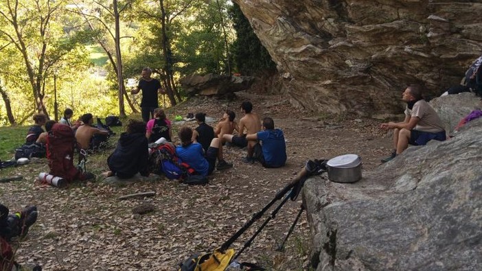 Gli studenti che trascorrono l’anno scolastico camminando sono in arrivo in Val Pellice e Germanasca Gli studenti che trascorrono l’anno scolastico camminando sono in arrivo in Val Pellice e Germanasca