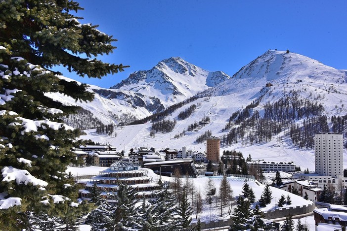 Dalla Via Lattea a Crans-Montana, passando per i grandi eventi: a Sestriere confronto sui programmi Dalla Via Lattea a Crans-Montana, passando per i grandi eventi: a Sestriere confronto sui programmi