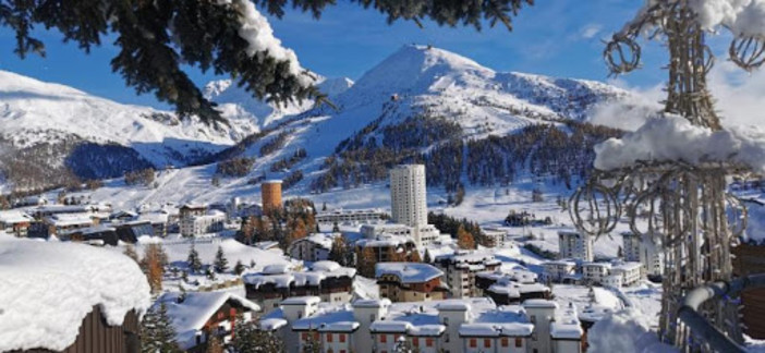 Sestriere panorama con neve