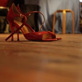 “Chi difendeva Kirk al corteo contro la violenza sulle donne”