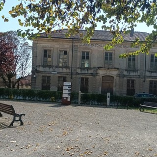 La piazza dove verrà dipinta di giallo una panchina