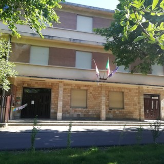 Il polo scolastico, visto da viale Dante