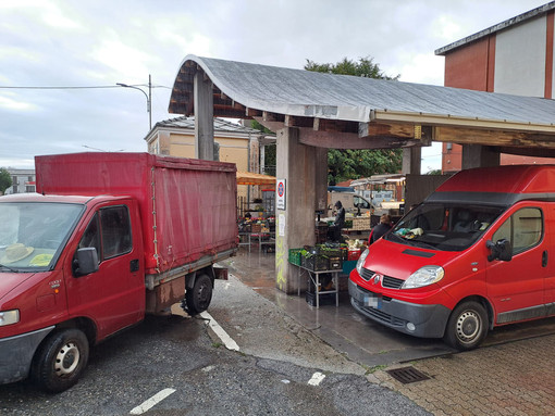 Mercato delle Cavagne di Torre Pellice: via i furgoni per fare spazio ai clienti