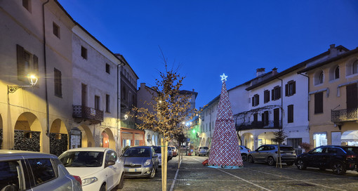 Nella ‘Via delle 5’ ci si muove tra presepi e negozi con i passaporti dei concorsi natalizi Nella ‘Via delle 5’ ci si muove tra presepi e negozi con i passaporti dei concorsi natalizi