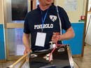 Madella con la maglia della società e il tamburo