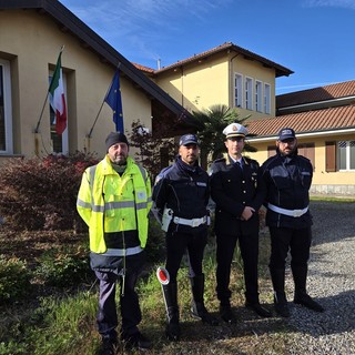 La Polizia locale fuori dalle medie, prima dell’incontro