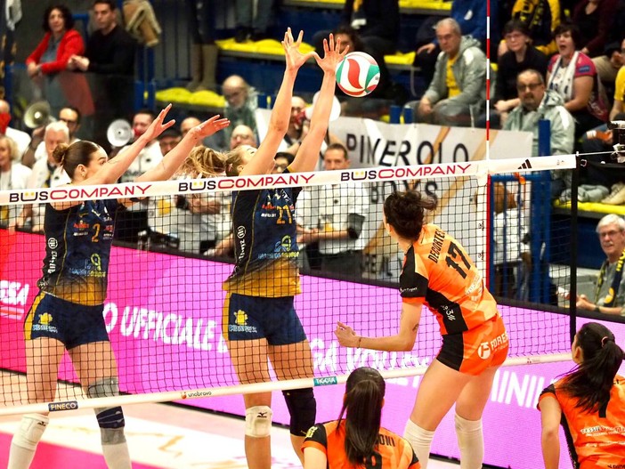 Decortes contro il muro di Davyskiba e Dodson (foto di Christian Bosio)