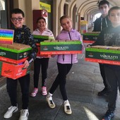 I giovani vigonesi aiutano la popolazione di Gaza con scatole arcobaleno