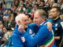 Claudio Prina, da sinistra, abbraccia il sindaco di Villafranca Piemonte per festeggiare la prima salvezza, nel 2023 (foto di Christian Bosio) Claudio Prina, da sinistra, abbraccia il sindaco di Villafranca Piemonte per festeggiare la prima salvezza, nel 2023 (foto di Christian Bosio)