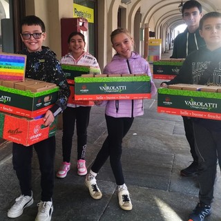 I giovani vigonesi aiutano la popolazione di Gaza con scatole arcobaleno