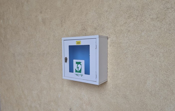 La cassetta vuota del defibrillatore