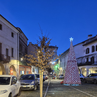 Nella ‘Via delle 5’ ci si muove tra presepi e negozi con i passaporti dei concorsi natalizi