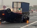 Auto si ribalta all'altezza di Stupinigi: traffico in tilt in tangenziale sud Auto si ribalta all'altezza di Stupinigi: traffico in tilt in tangenziale sud