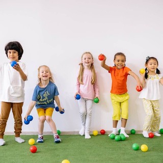 Come organizzare l'animazione perfetta per bambini al family day aziendale