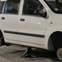 L'auto derubata delle gomme a Nichelino