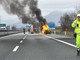 Auto prende fuoco sul raccordo Torino - Pinerolo: traffico in tilt
