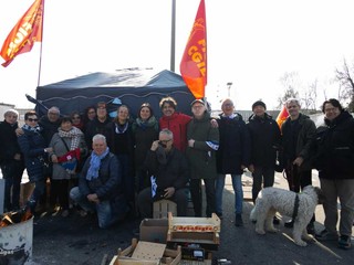 Presidio davanti alla Porta 2 di Mirafiori questa mattina Presidio davanti alla Porta 2 di Mirafiori questa mattina