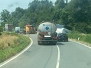Autobus privato finisce fuori strada e resta bloccato a Candiolo Autobus privato finisce fuori strada e resta bloccato a Candiolo