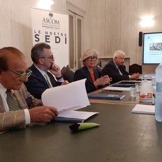 clochard e conferenza ascom