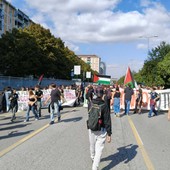 Flotilla fermata da Israele, i Pro Pal bloccano la tangenziale Flotilla fermata da Israele, i Pro Pal bloccano la tangenziale