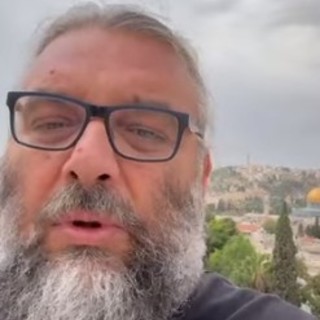 Una foto d'archivio di don Riccardo Robella