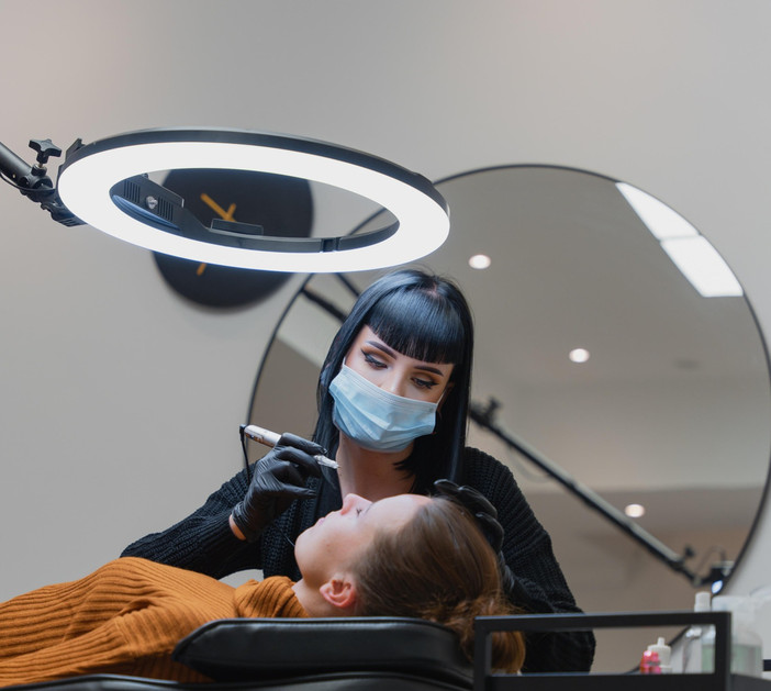 Sopracciglia ali di gabbiano? Il trucco permanente