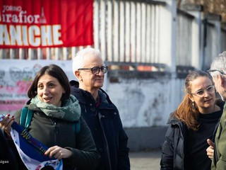 Presidio davanti alla Porta 2 di Mirafiori questa mattina Presidio davanti alla Porta 2 di Mirafiori questa mattina