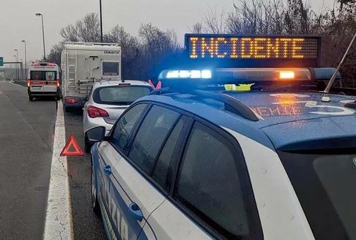 Nichelino, grosso incidente all'imbocco della tangenziale: due feriti e traffico in tilt
