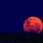 Eclissi totale in Italia, stasera attesa la 'luna rossa'