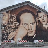 Il murale dedicato da Nichelino a don Lorenzo Milani
