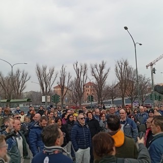 Mirafiori, nuovo sciopero fuori dai cancelli: &quot;Situazione al limite&quot;. E dal 31 marzo termina anche Levante [FOTO]