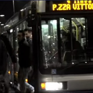 Night Buster, per l'estate tornano i bus notturni per i giovani da 29 Comuni al centro di Torino