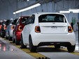 Assemblati i primi esemplari della 500 ibrida a Mirafiori