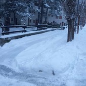 Neve in paese a Bardonecchia, le webcam mostrano imbiancate anche le piste ad alta quota di Oulx e Banchette