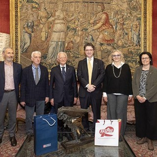 Il presidente del Consiglio regionale Davide Nicco e i vertici della Raspini Salumi