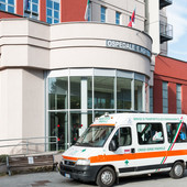 L'ingresso dell'ospedale Agnelli di Pinerolo