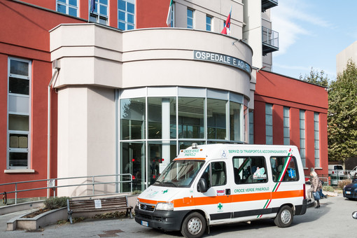 L'ingresso dell'ospedale Agnelli di Pinerolo