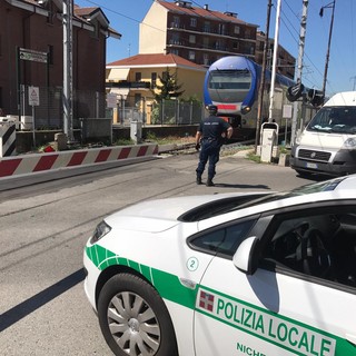 Il passaggio a livello di via Torino della stazione ferroviaria di Nichelino