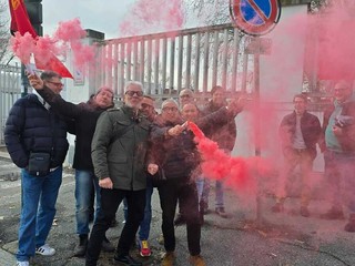 Presidio davanti alla Porta 2 di Mirafiori questa mattina Presidio davanti alla Porta 2 di Mirafiori questa mattina