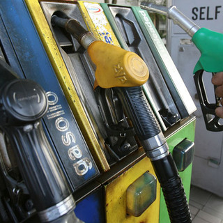 Tra guerra e rincari estivi, rischio stangata sulle vacanze dei torinesi: benzina boom