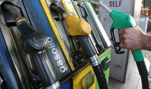 Caro carburanti, Eni conferma il tetto ai prezzi fino alla fine anno