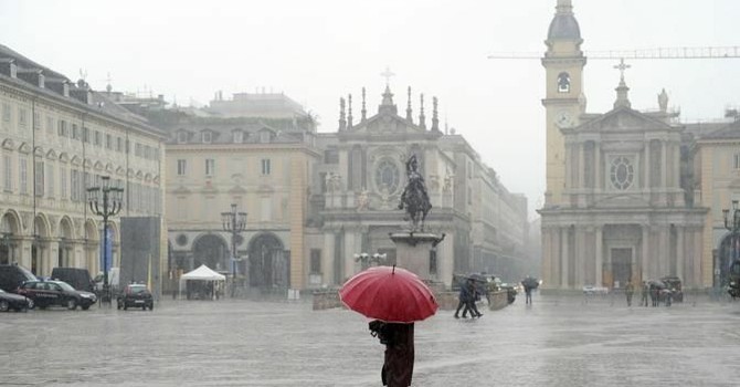 Meteo: inizio settimana piovo, poi migliora torna il sereno a partire da mercoledì Meteo: inizio settimana piovo, poi migliora torna il sereno a partire da mercoledì