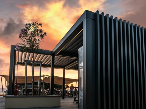 Come stanno cambiando gli spazi esterni delle case tra privacy, ombra e nuove abitudini