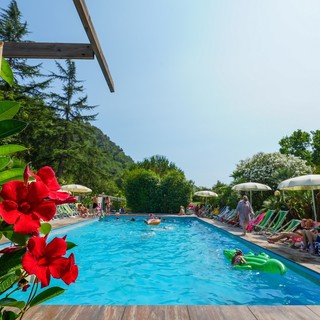 Un weekend in Liguria: il verde del Camping delle Rose tra piscine, solarium e comfort