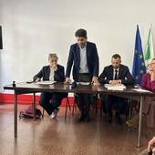 Camici bianchi in fuga. Pd all’attacco: “Negli anni di Giunta Cirio persi 1000 medici”