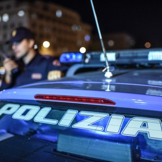 Molesta passeggeri, poi minaccia l’autista con taglierino: panico sulla Torino-Pinerolo