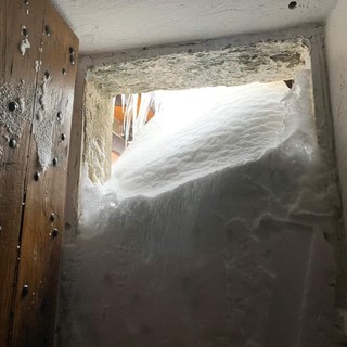 Oltre due metri di neve al rifugio Selleries: &quot;Non salite, pericolo valanghe&quot;